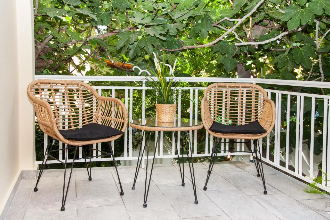Sunny And Minimal Apt In Glyfada With 3 Bdrm Athen Exterior foto