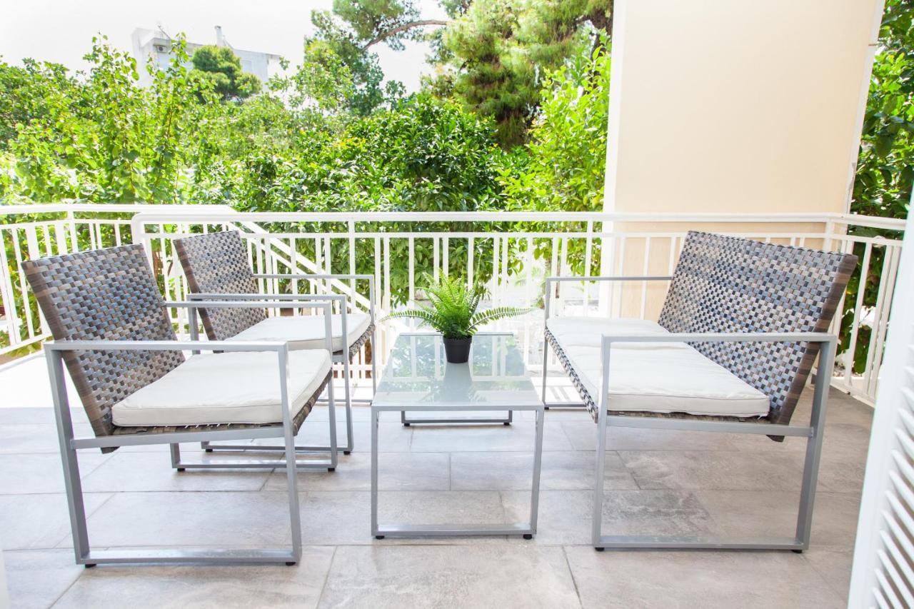 Sunny And Minimal Apt In Glyfada With 3 Bdrm Athen Exterior foto